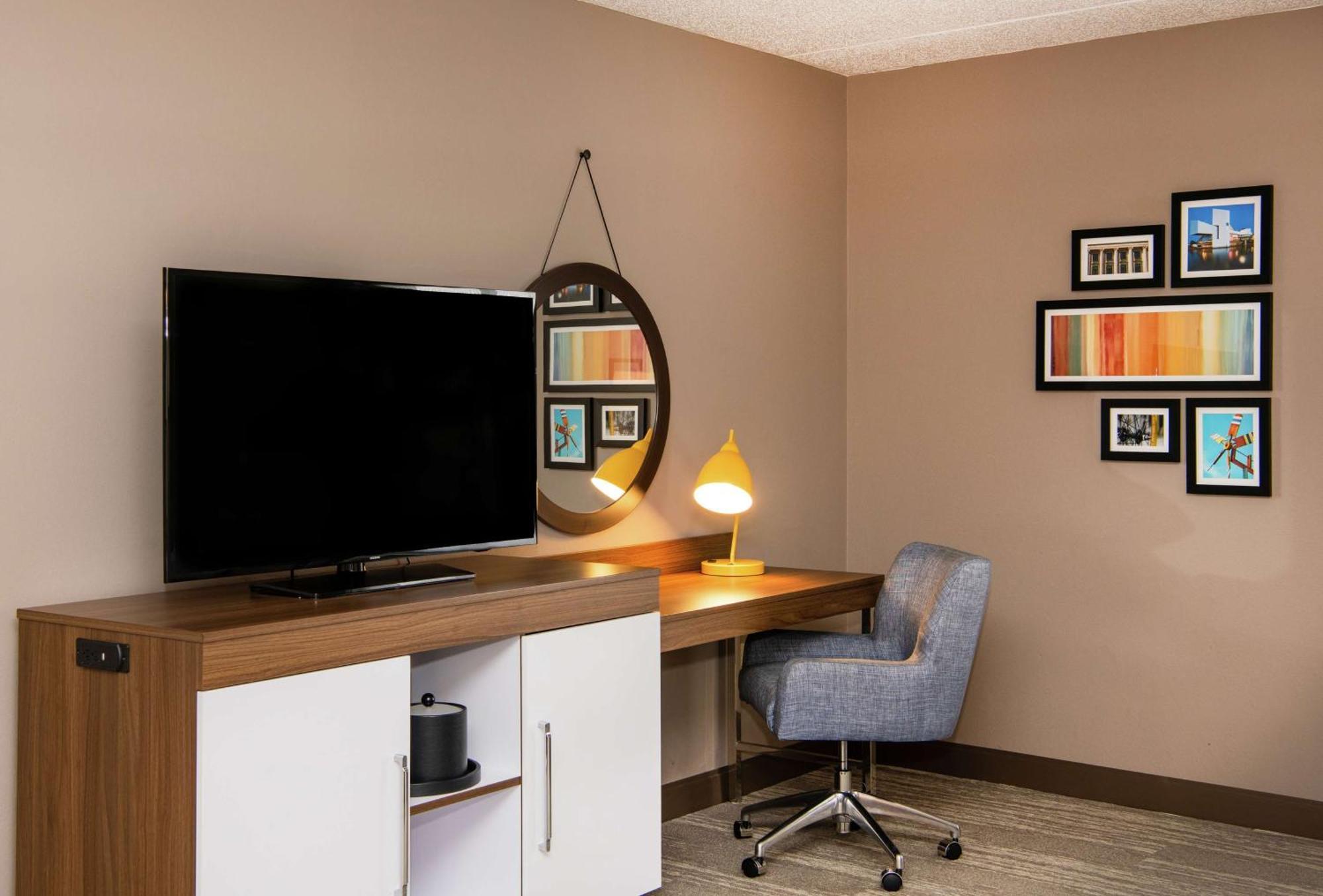 Hampton Inn Cleveland-Solon Bagian luar foto